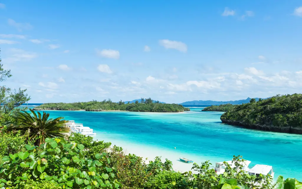 Pemandangan indah pulau di Jepang
